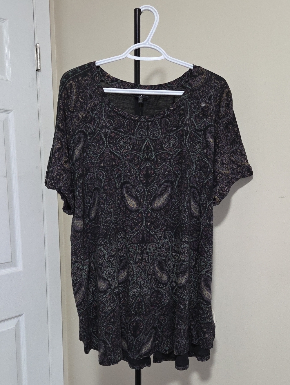 Lucky Brand Plus Size Black Paisley Scoop-Neck Tee